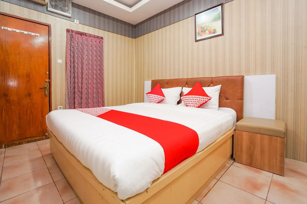 OYO 164 Ang's Residence