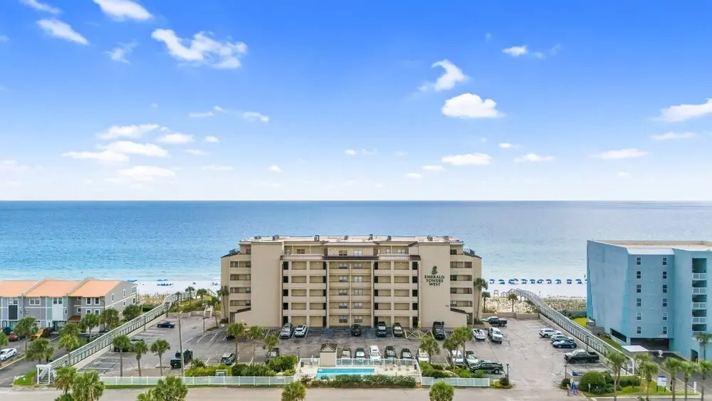 Emerald Towers West 4006 - Resting Beach Face