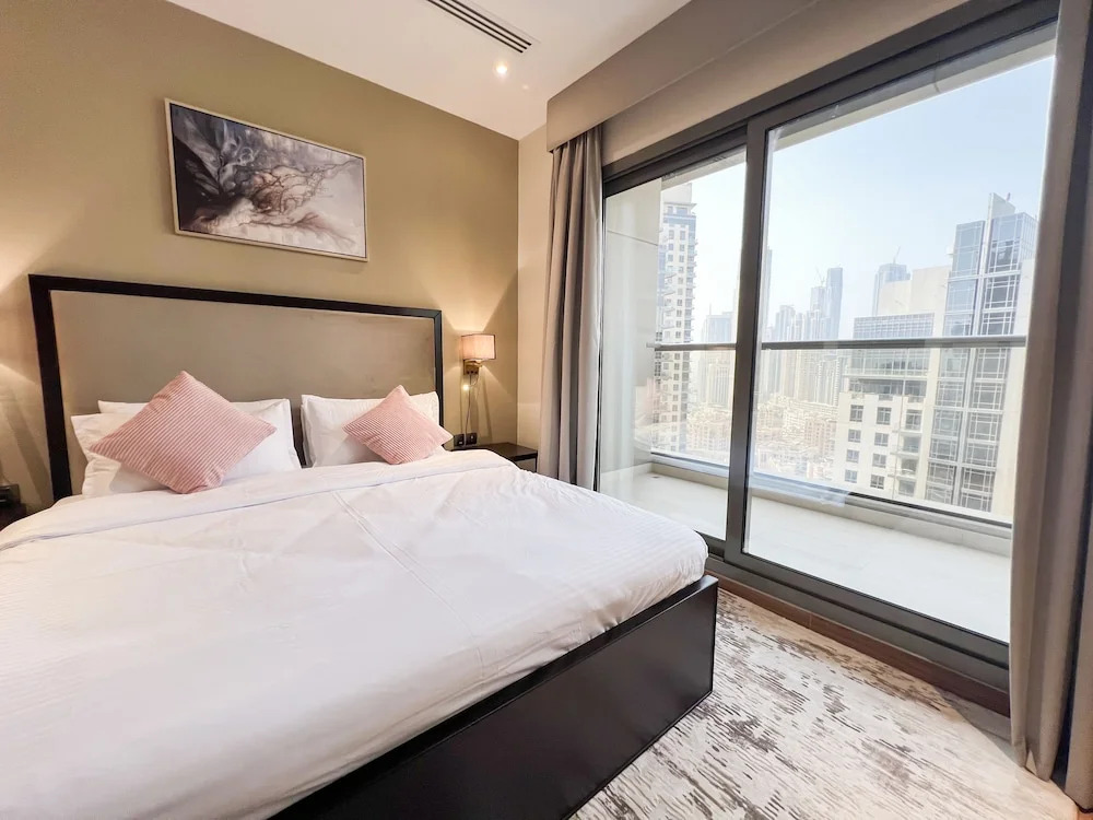 Unforgettable 1BR Burj Khalifa Views
