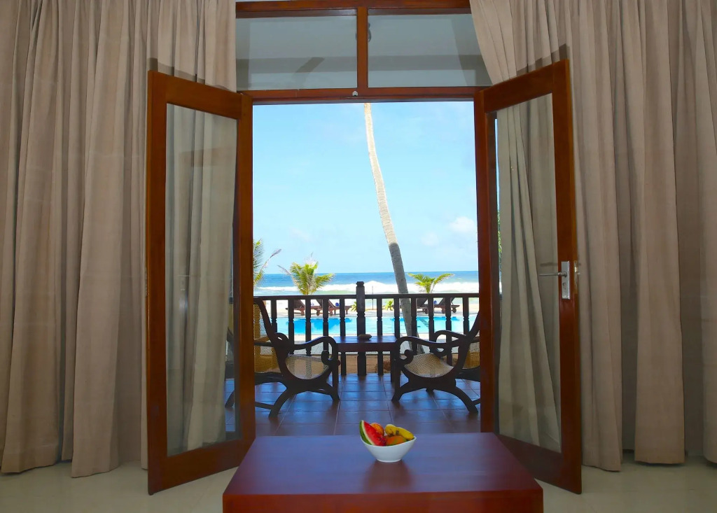Whispering Palms Hotel