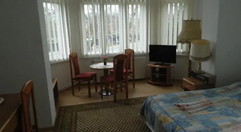 Pałacyk Srebrna Fala