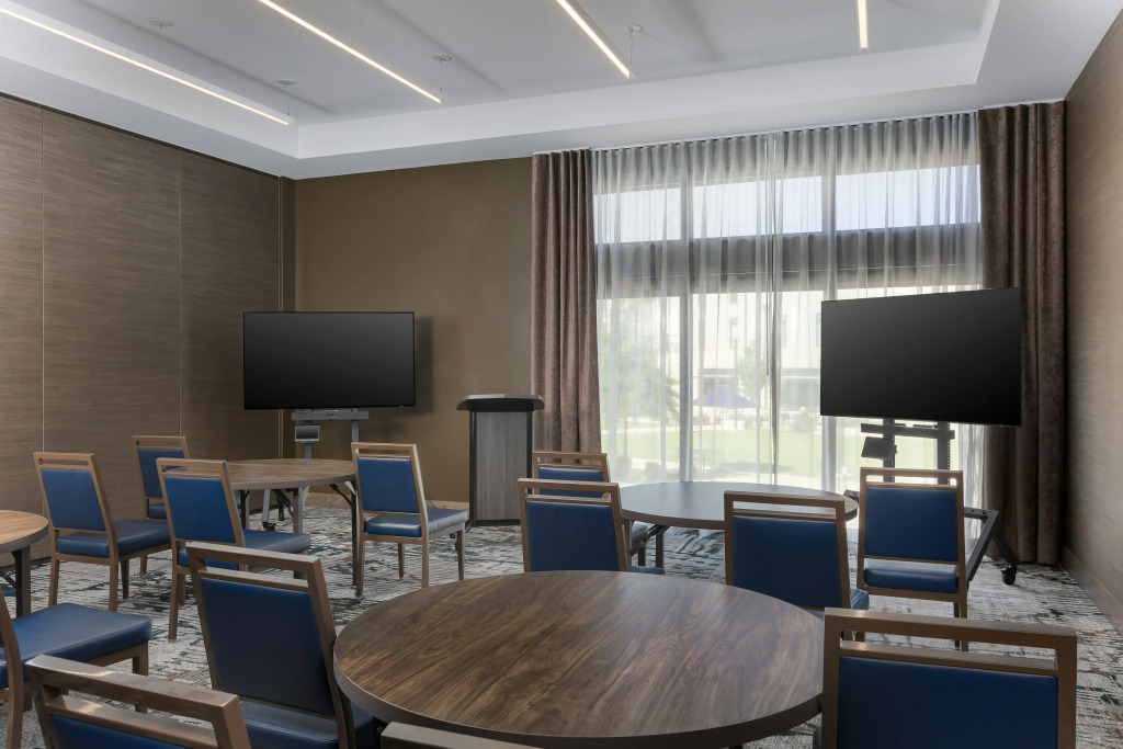 Hotel Avail Rogers, Tapestry Collection By Hilton