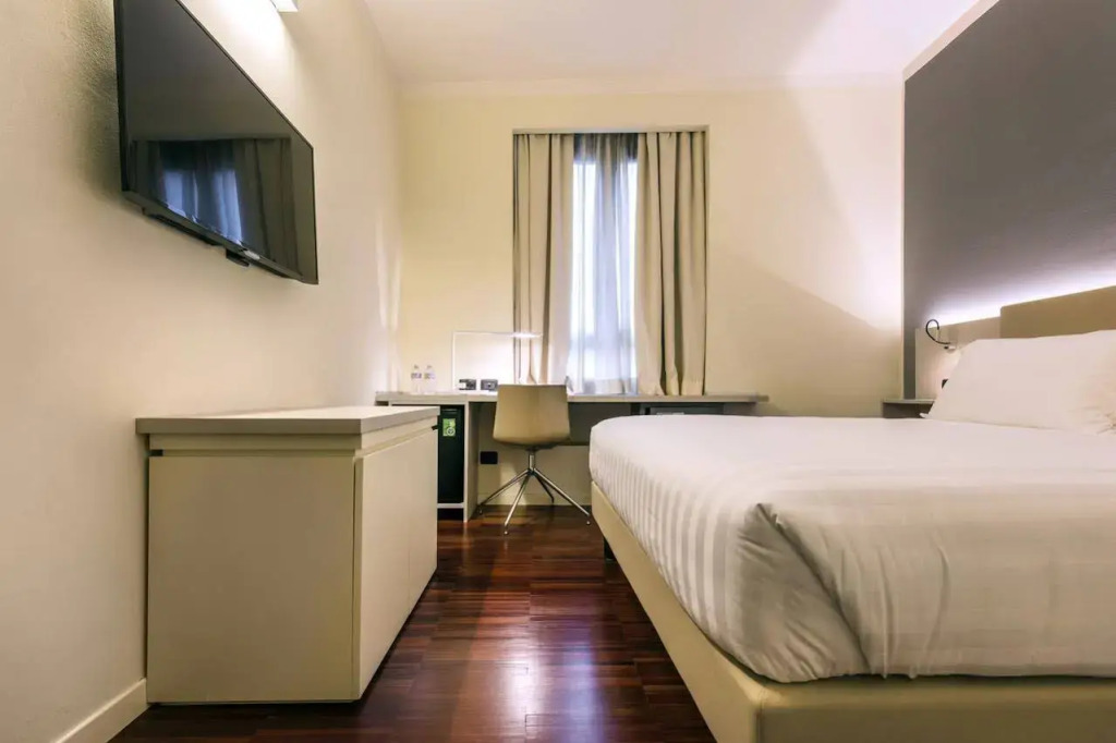 43 Station Hotel