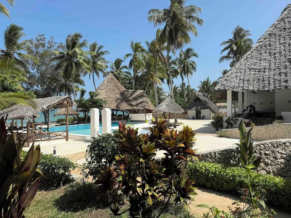 MANOLO Beach Resort