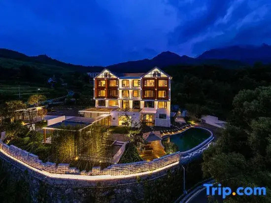 Wugong Mountain falls in love with Huaxi