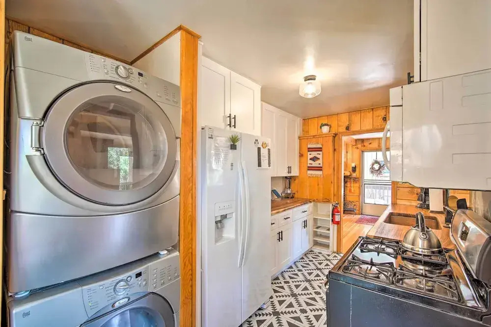 1 Mi to Bear Mountain: Cabin in Big Bear Lake