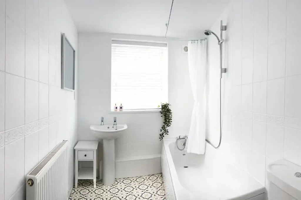 Beautifully furnished 4-bed townhouse on South Cliff