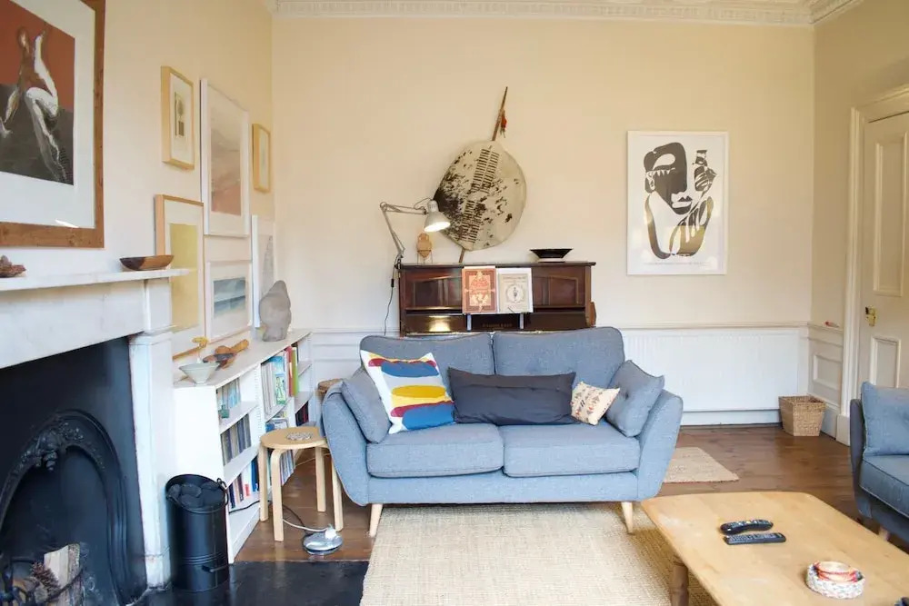 Stylish Georgian Apartment in Leith