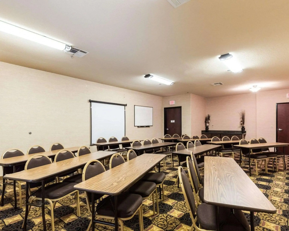 Quality Suites Huntsville Near University