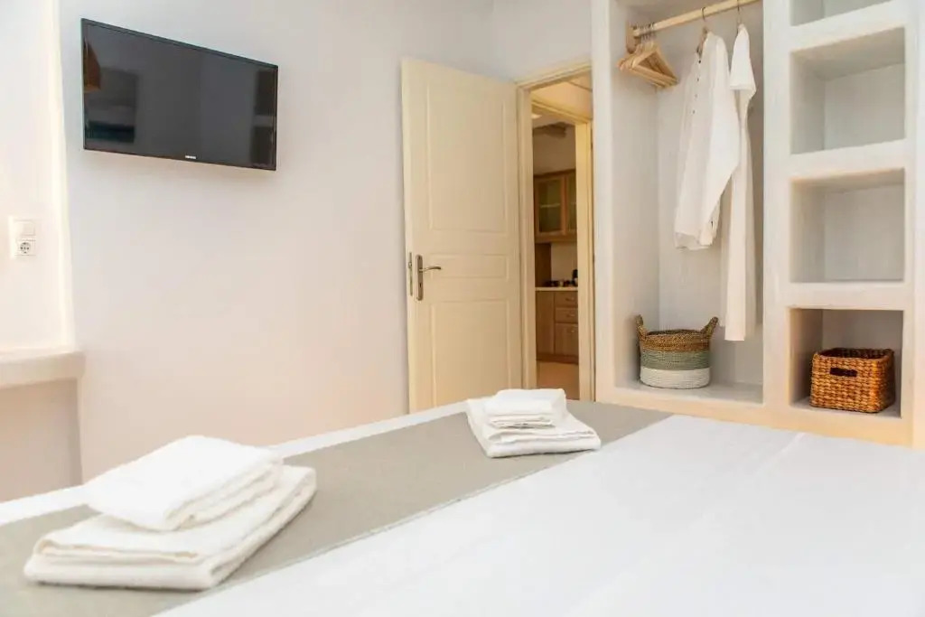 Sorokos Suite 8