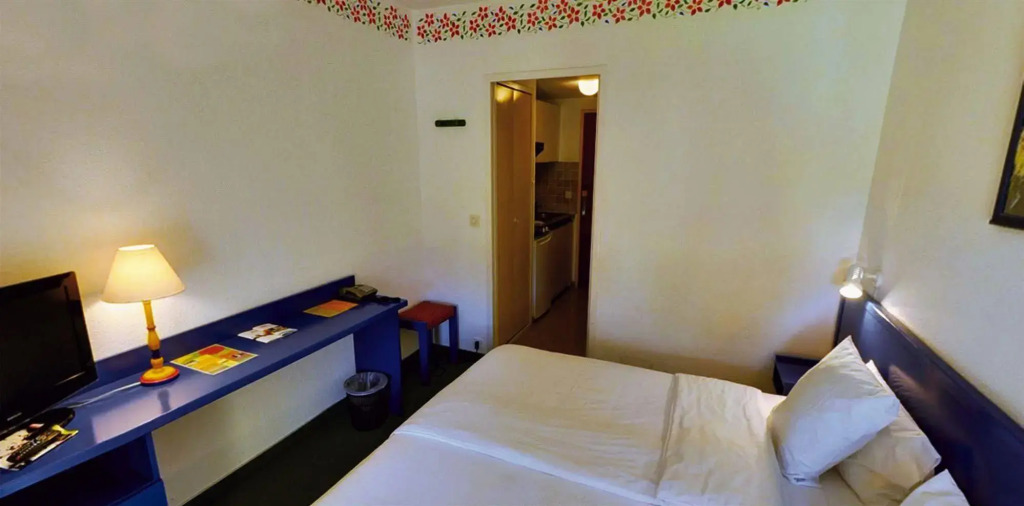 Hôtel & Résidence Lou Paradou Gréoux Les Bains