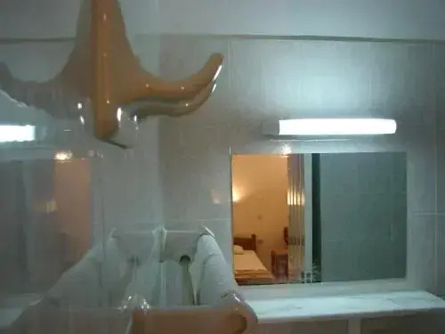 Flame Lily Studios And Apartments