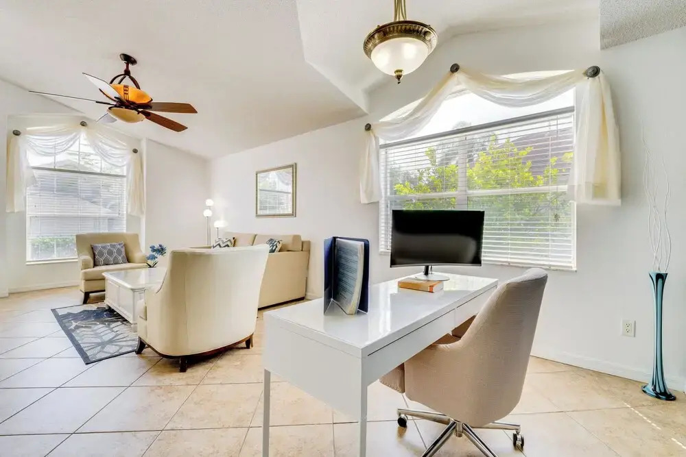 12 Mi to Disney: Family Home w/ Lanai in Davenport