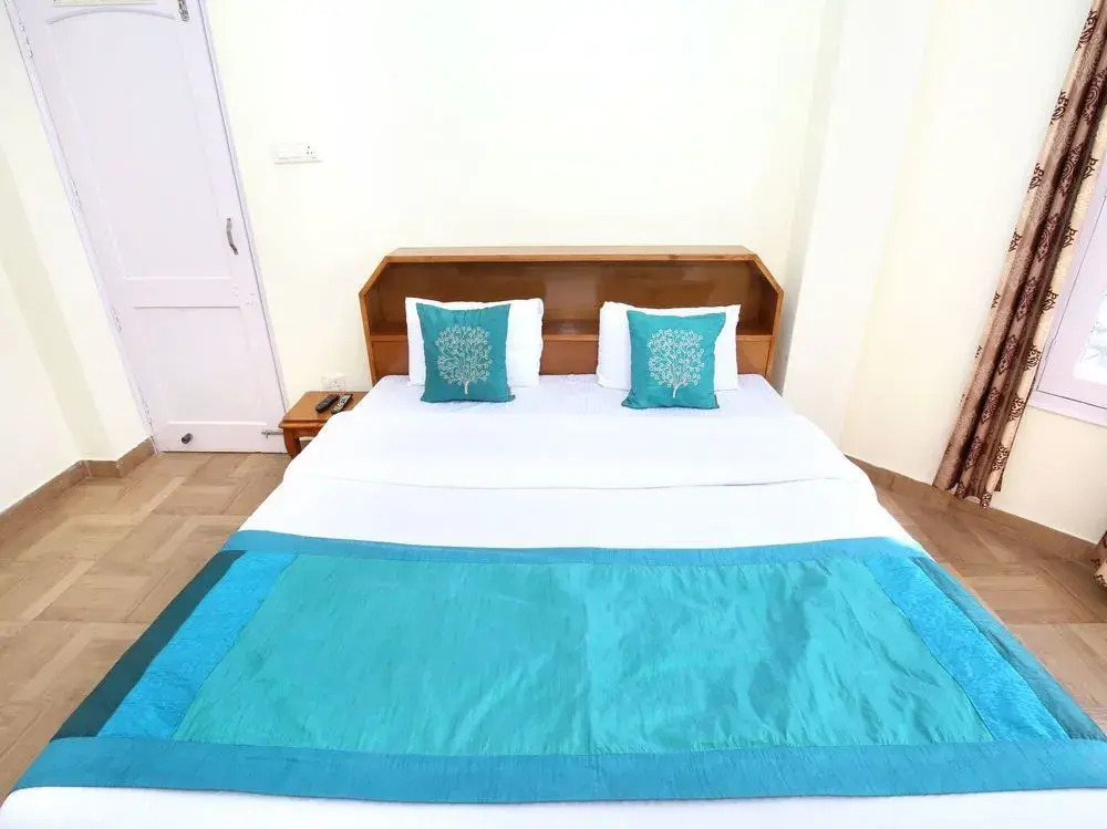 OYO 11864 Home Valley View 1BHK