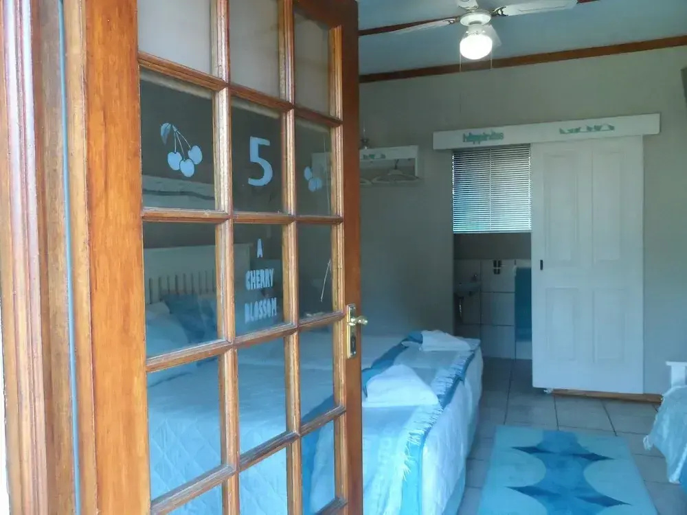 Tripple Room 3 Singlesking Single Cherry Lane Self Catering and BB