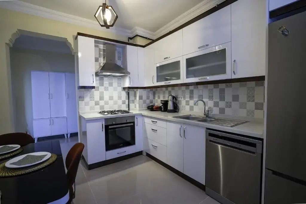 Central and Comfy Flat With Balcony in Muratpasa