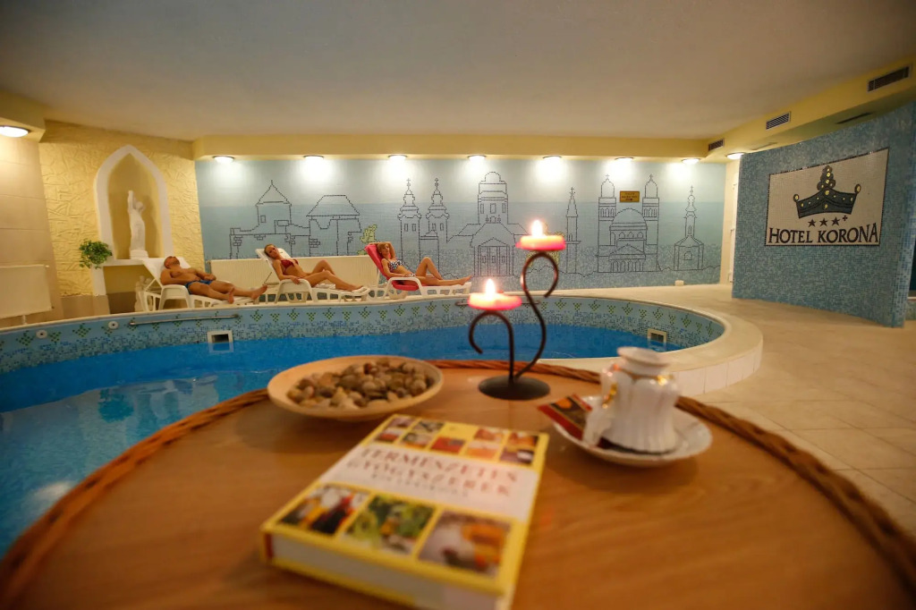 Hotel Korona Wellness, Rendezvény és Borszálloda
