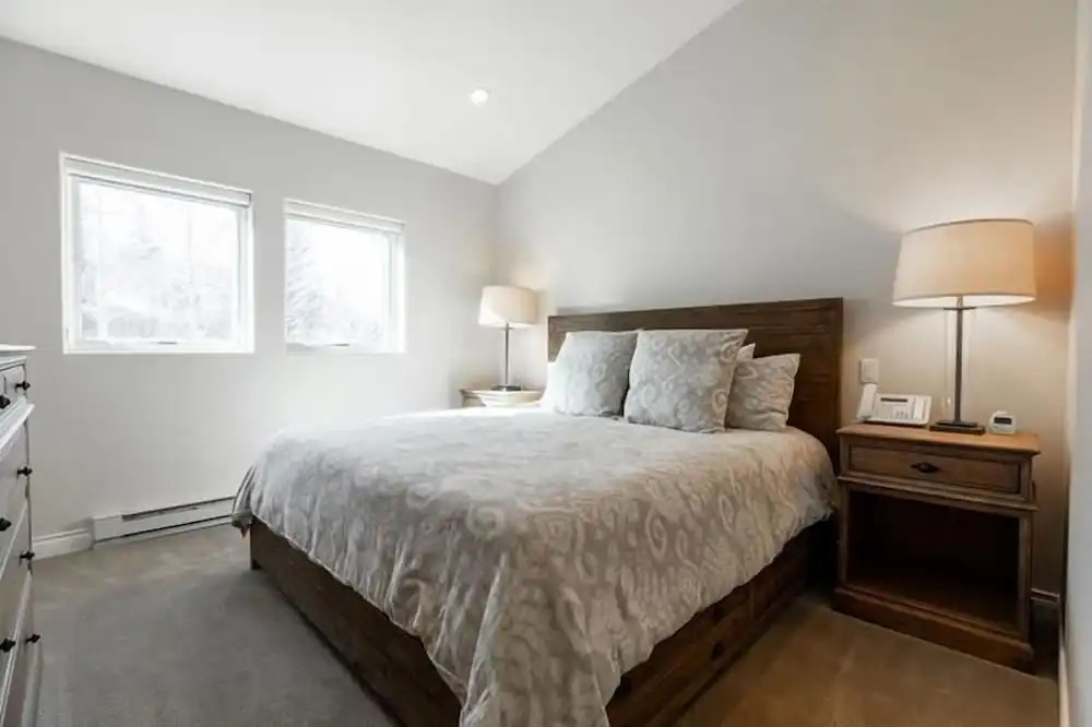 Northwood's Juniper 311 6 Bedroom Condo by RedAwning