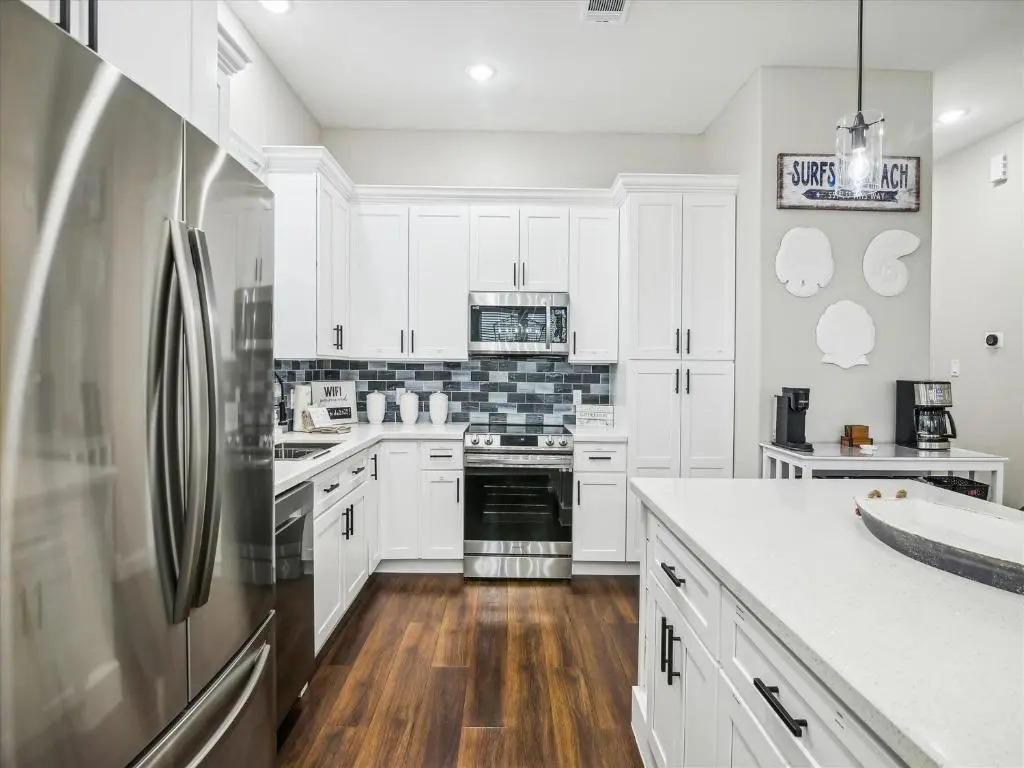 Sandy Cheeks Surfside by Ryson Vacation Rentals
