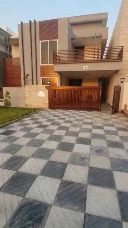 Roomph Transit Guest House