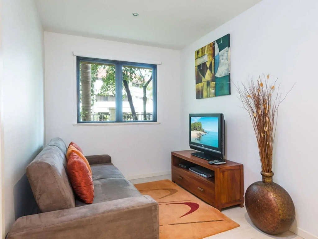Cairns Beach Holiday Apartment