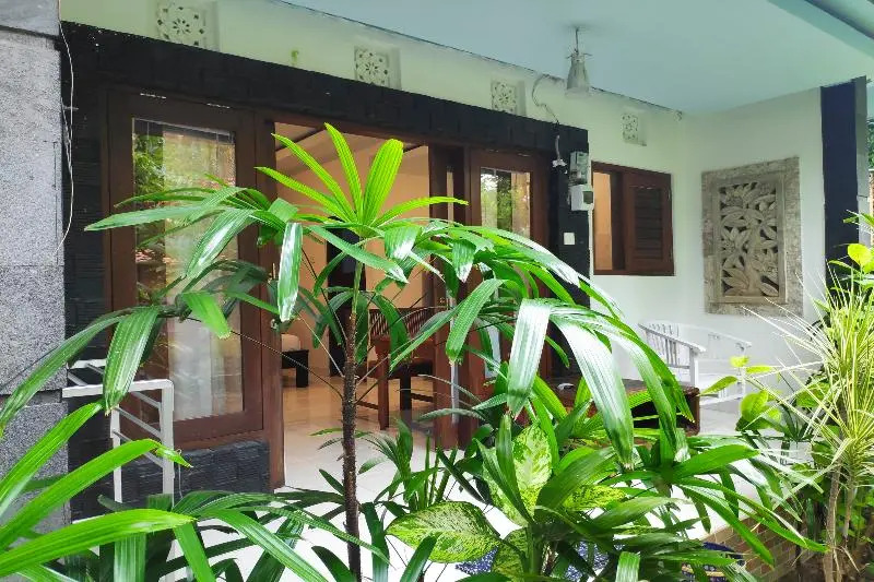 OYO 90167 Kubu Gdk Pertiwi