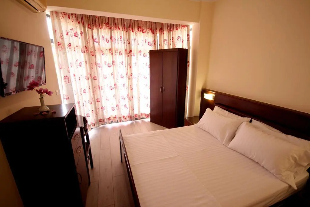 Hotel Ari