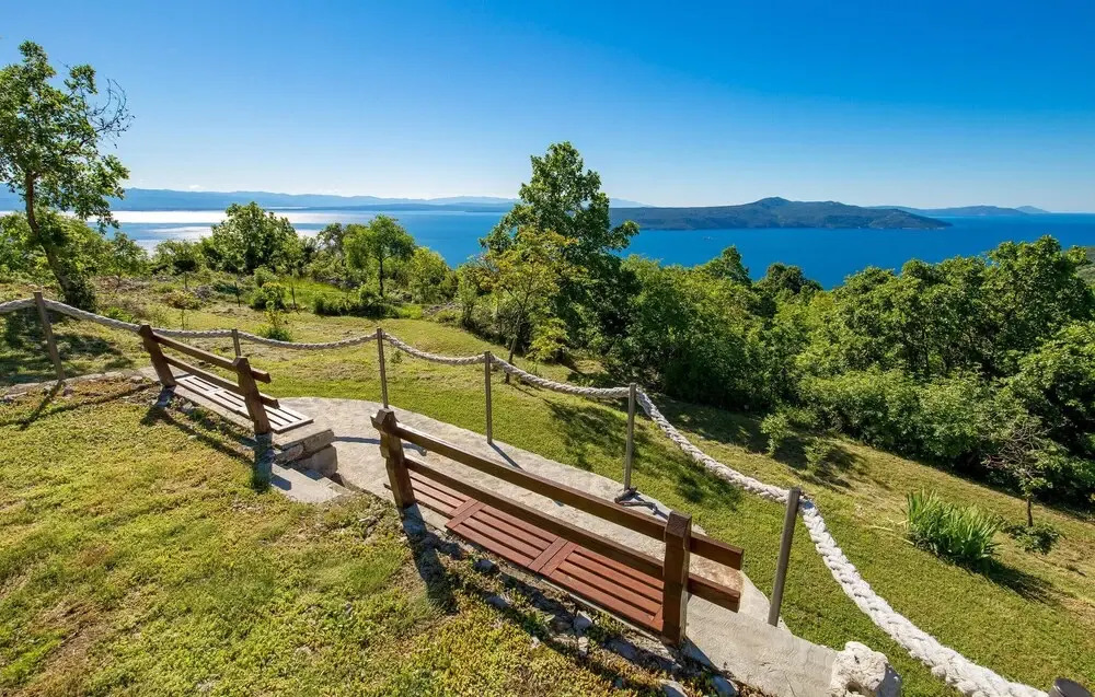 Stunning Home in Moscenice With Wifi and 2 Bedrooms