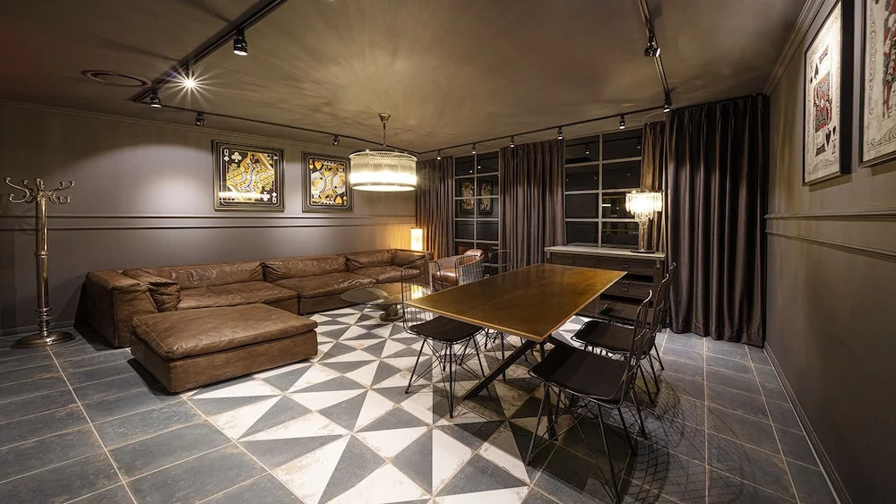 Moyen Hotel