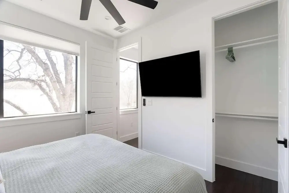 Upstay: Contemporary 2BR Retreat w Patio & BBQ
