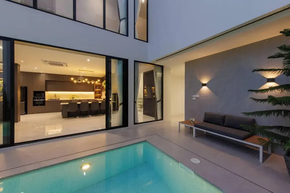 A9 Airport Modern Pool Villa