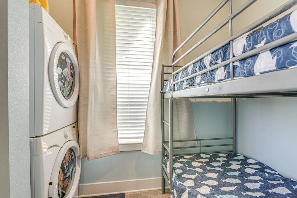 Texas Gulf Coast Home: Walk to Bolivar Beach!, Port Bolivar