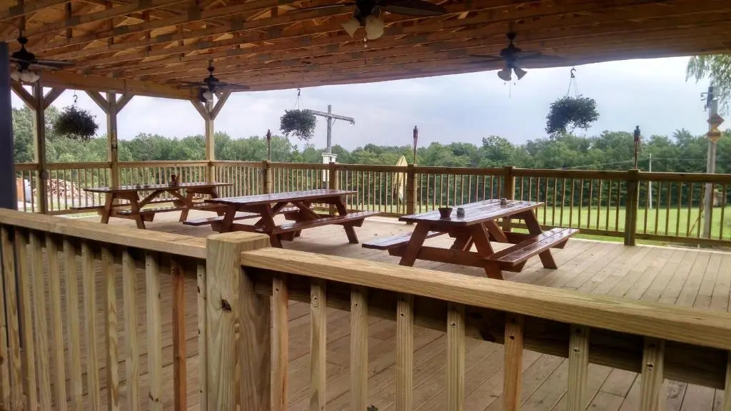 Lakewood Lodge & Restaurant