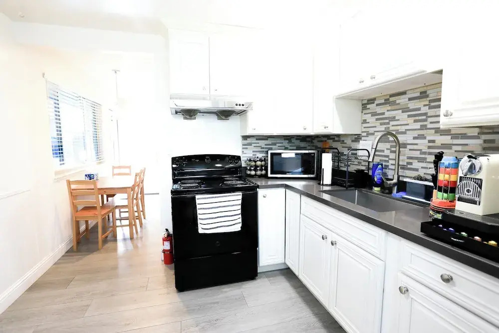 2BR APT with Brand new super quite AC, Washer, Dryer, Free EV Station, Free Parking in Cupertino
