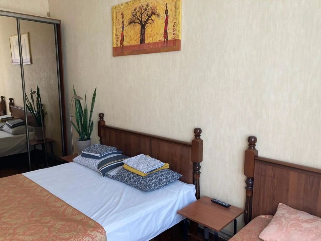 Apartment close to Roshen fountain