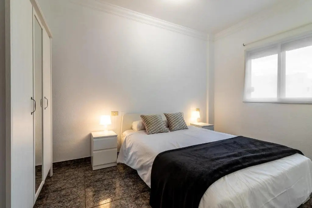 Flatguest Cicer - 3bdr + Balcony + Beach