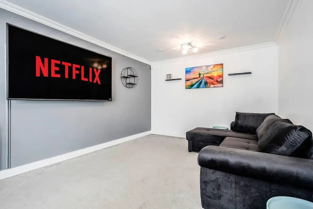 tms Cheerful 5bdr House! Thurrock! Free Parking!