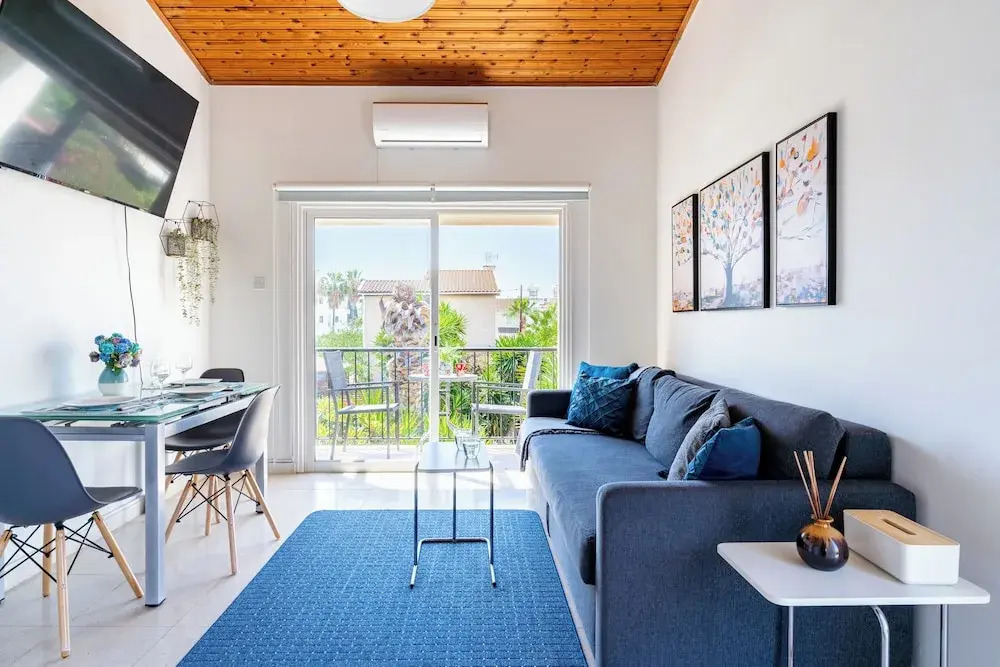 Lazuli 1-BR W Pool & Balcony in Larnaca