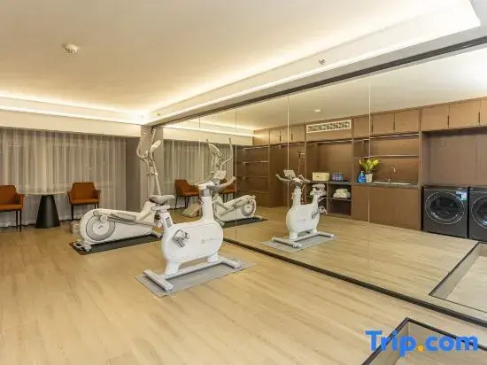 Qingmu Platinum Hotel (Nanjing di xiu Road Greenland Huamao Commercial Plaza)