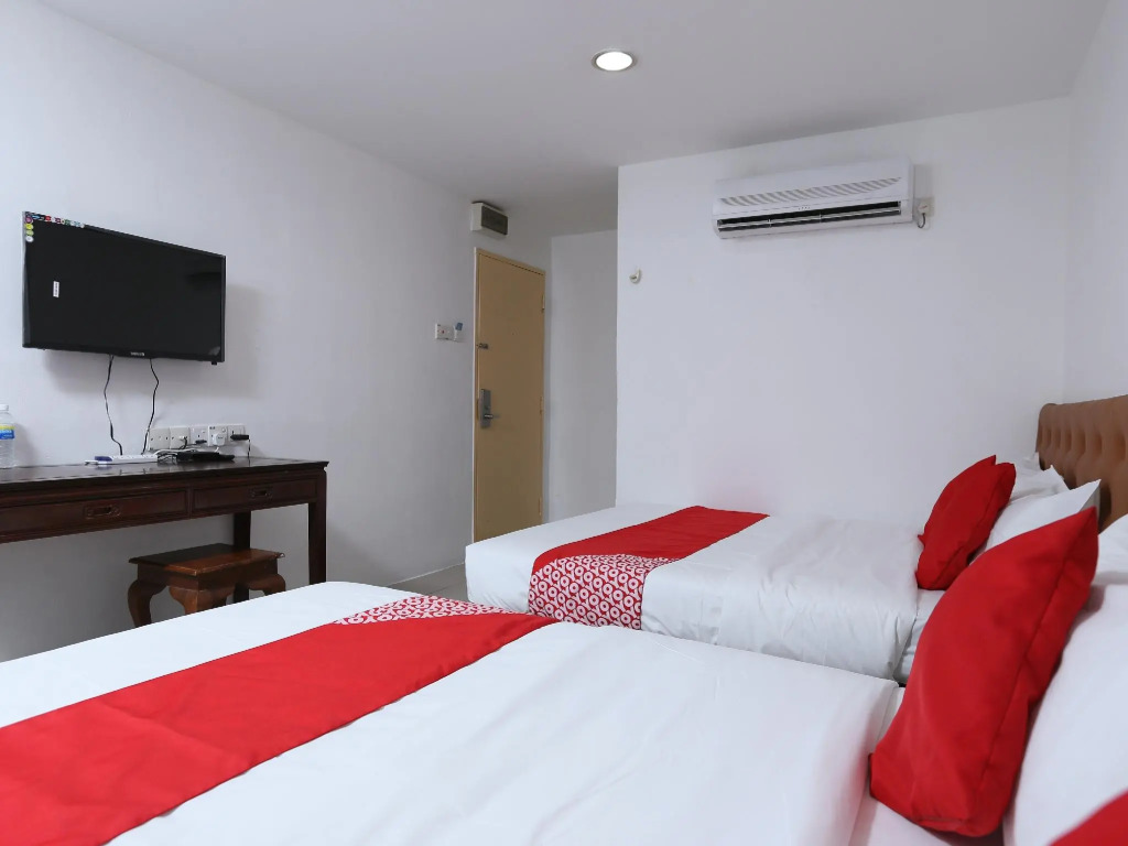 OYO 89672 EG Hotel JJ
