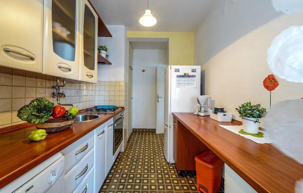 Amazing Apartment in Dubrovnik With Wifi and 2 Bedrooms