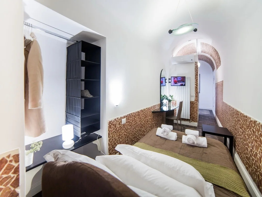 Rent In Rome - Opera Style