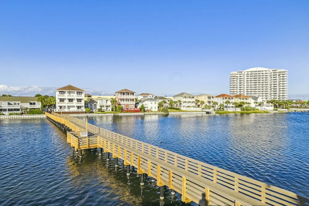 Southbay 55 is 2 Bedroom on the lake with short walk to beach by RedAwning