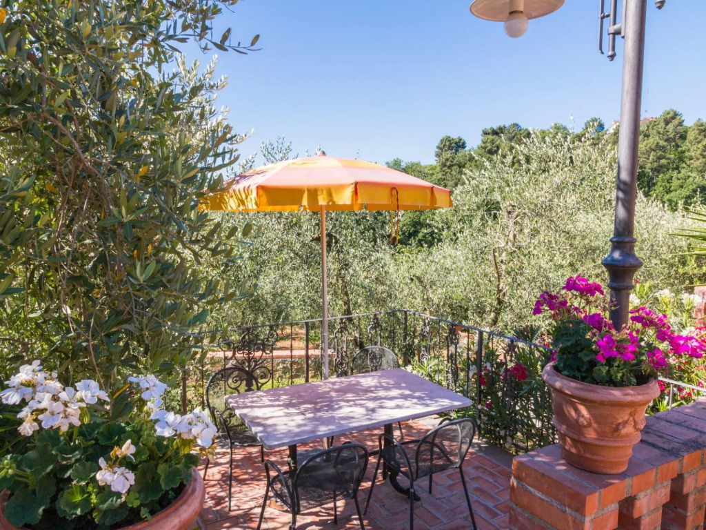 Farmhouse in Montecatini With Sauna & Pool