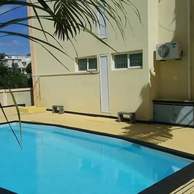 Captivating 3-bed Apartment in Flic en Flac