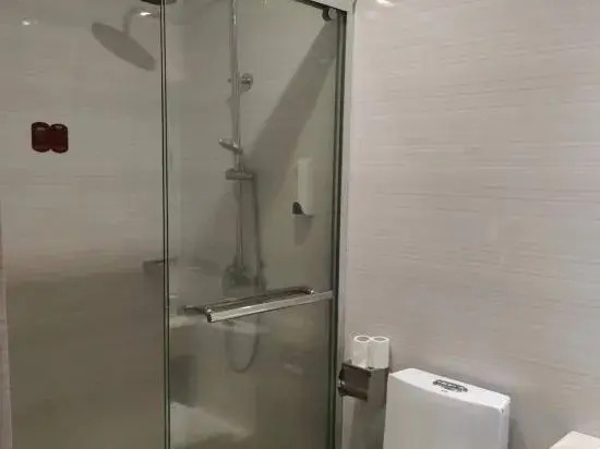 Huating·Aofeng Hotel (Pingyang Railway Station Yintai City Branch)