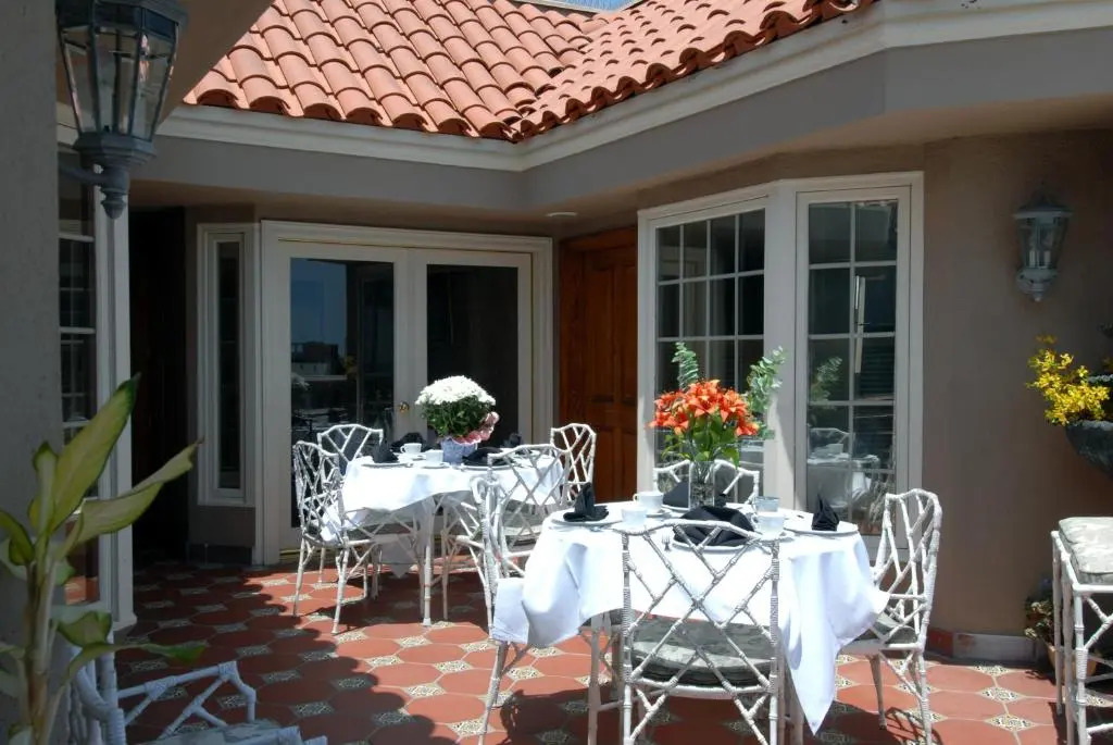 Dorymans Oceanfront Inn