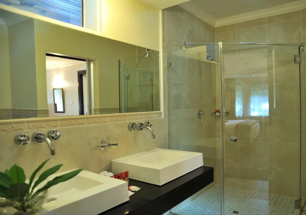 Cresta Thapama Hotel