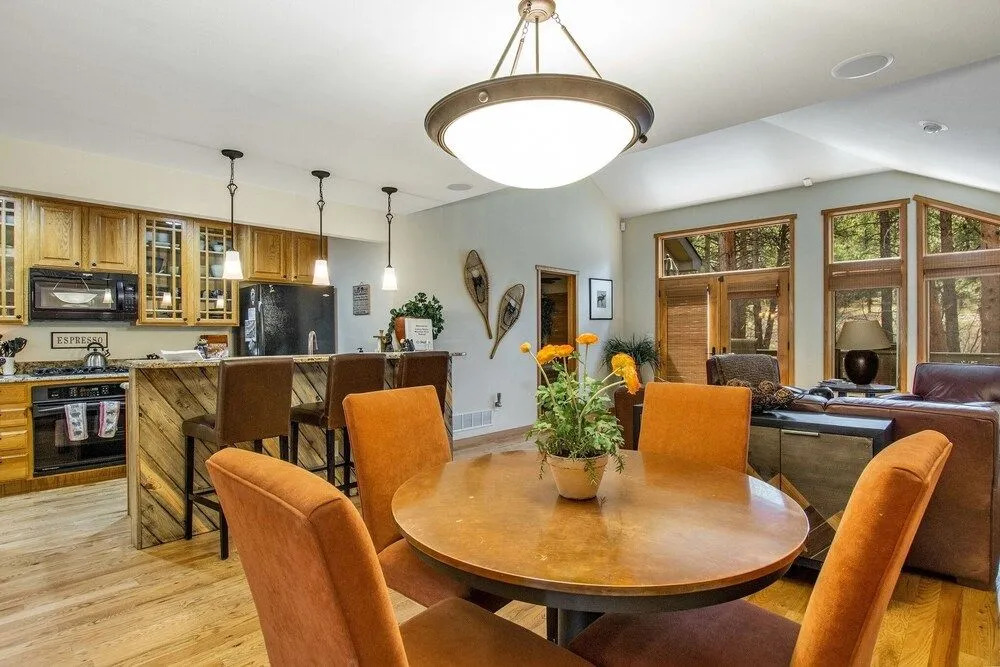 Luxury Rocky Mountain River Retreat - 3 Br Townhouse