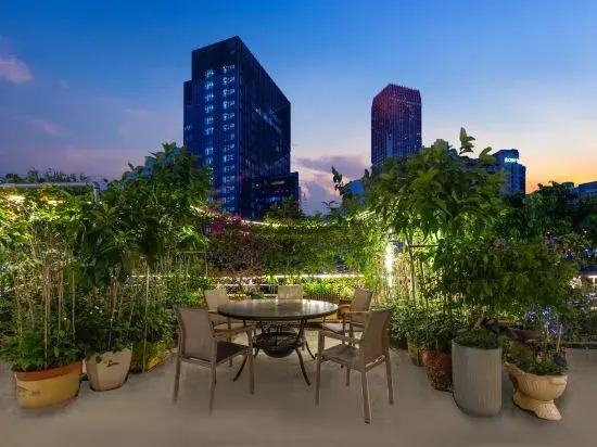 Local Hotels (Guangzhou Jiangnanxi Changgang Road Metro Station)